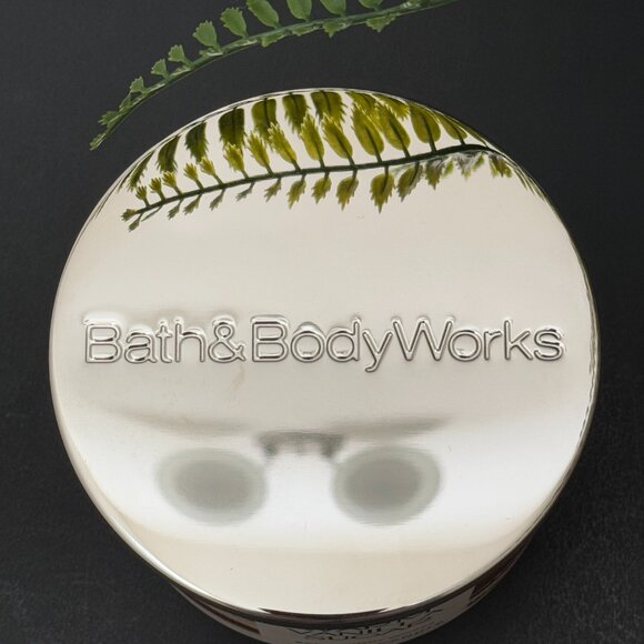 BBW Warm Vanilla Sugar Bath & Body Works 3 Wick Candle - Picture 8 of 10